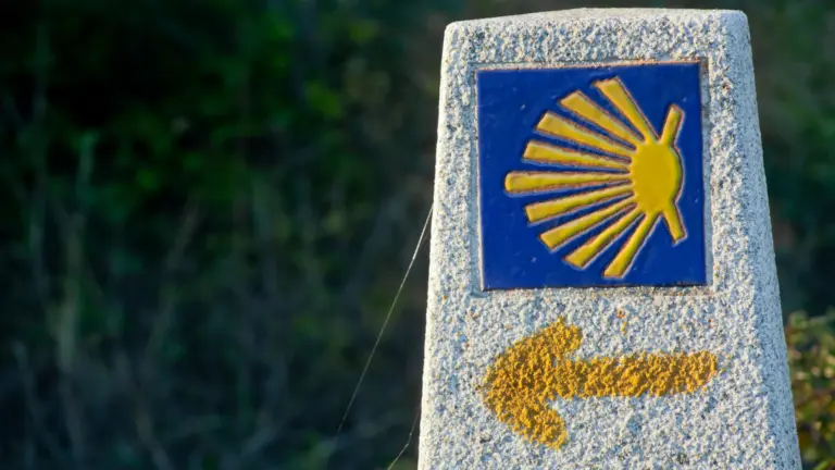The yellow arrows of the Camino de Santiago