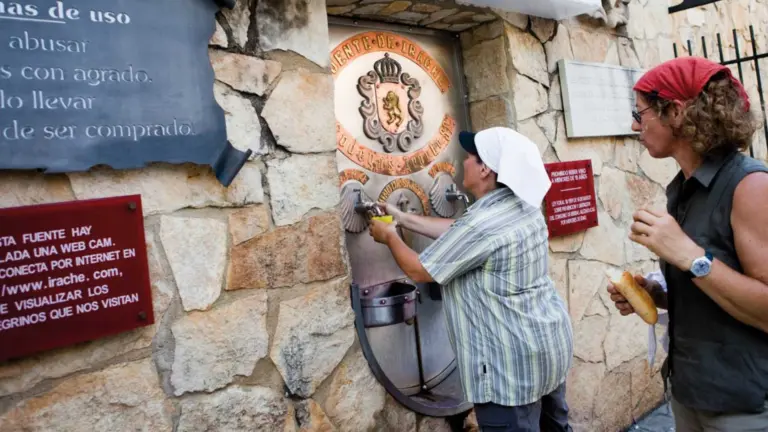 La fuente de vino del Camino de Santiago